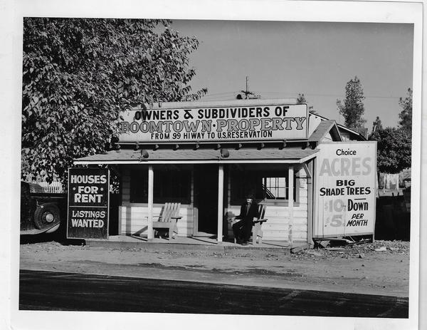 Lee Russell - Depression Era Real Estate Photo